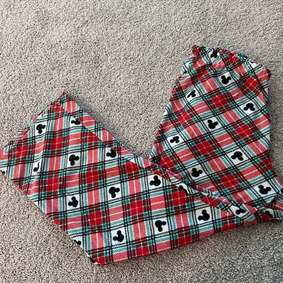 Disney Minnie Mouse Set of Women’s PJ’s Plaid
Size XXL
Holiday
Christmas - Picture 5 of 7